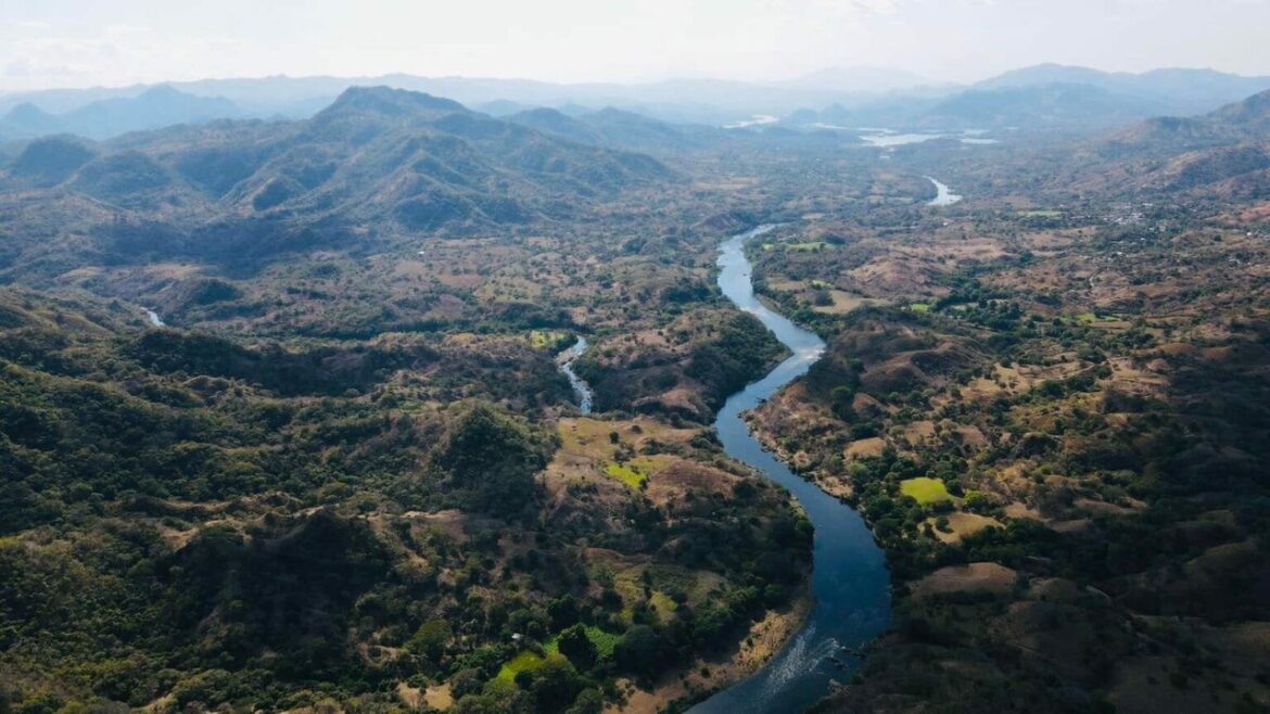 Piden crear acuerdo para proteger cuenca del río Lempa