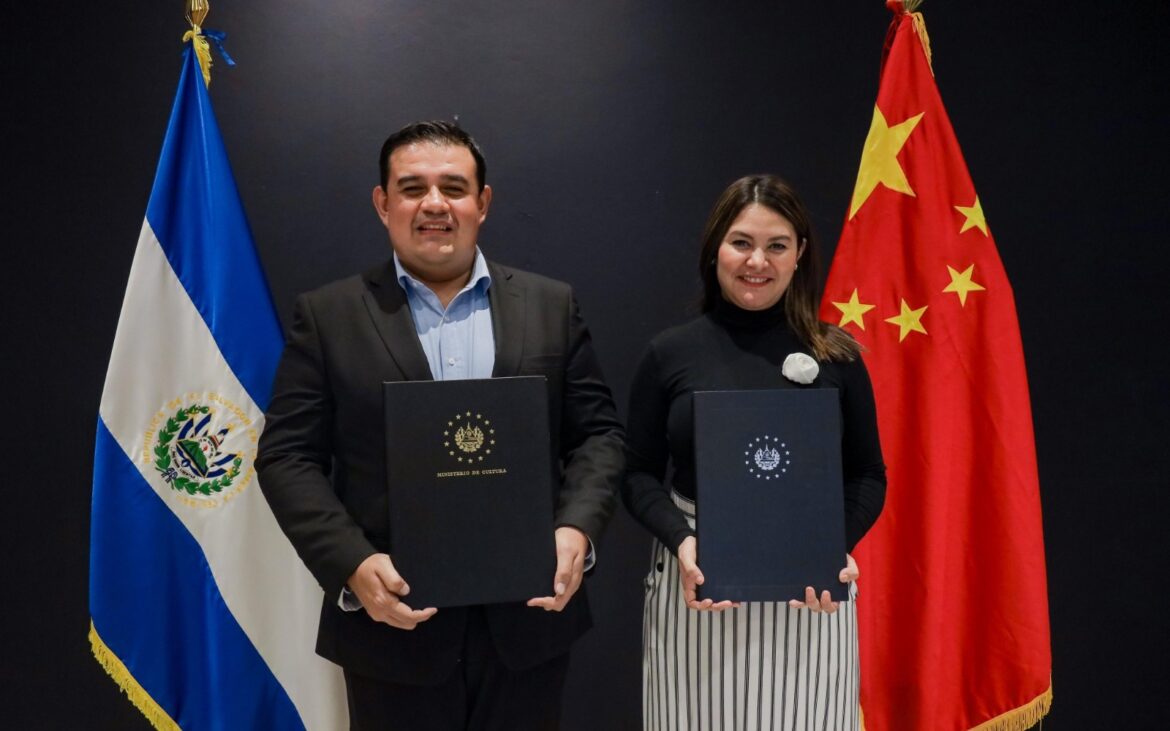 Acuerdo de cooperación entre el Ministerio de Cultura y la Biblioteca de Chongqing de China
