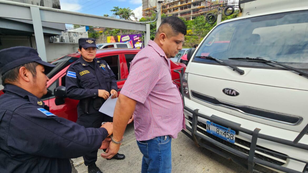 Solicitan detención provisional para motorista de la FGR por acoso sexual en menor