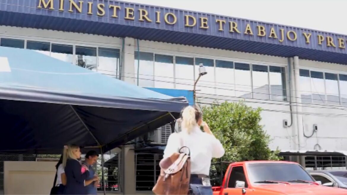 Salvadoreños afirman que el Ministerio de Trabajo está estableciendo límites para que el patrono no abuse del empleado