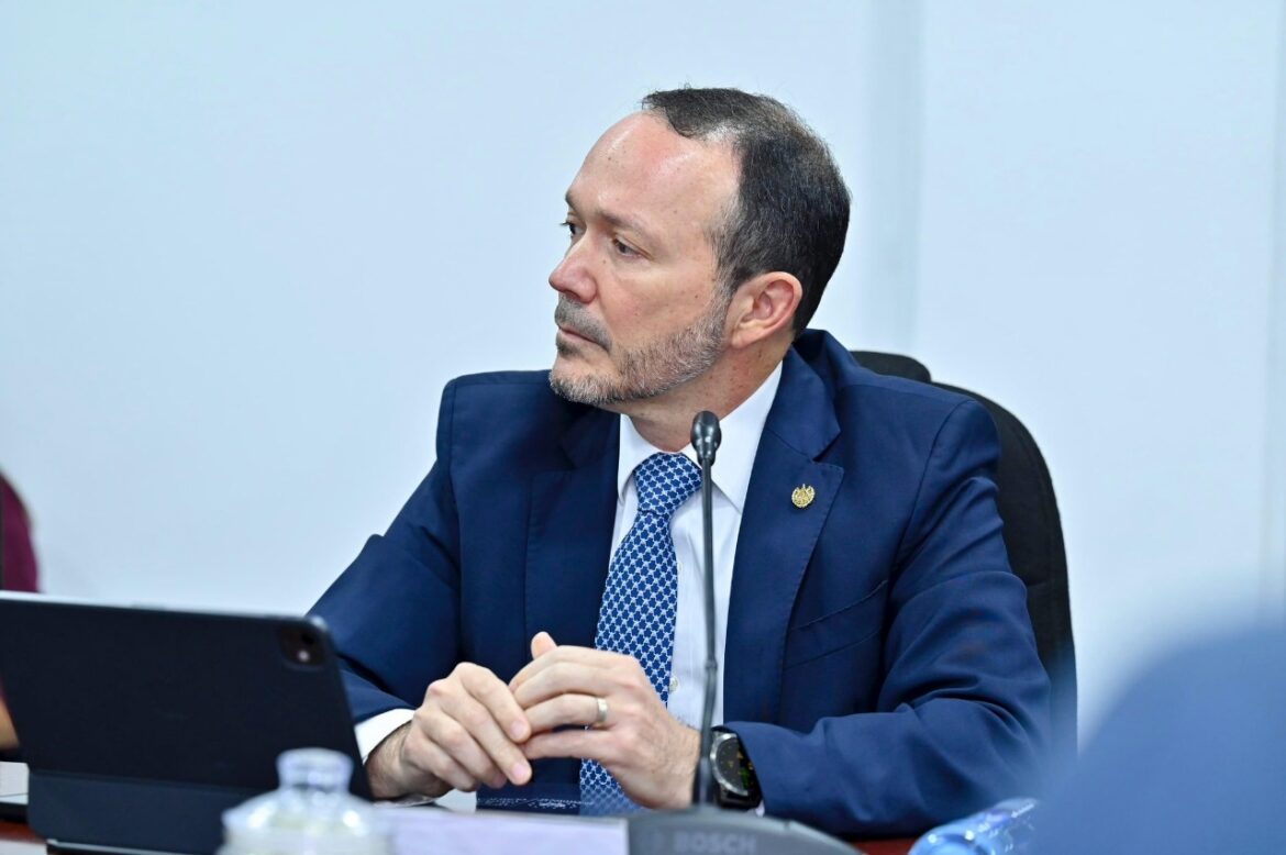 Villatoro ante estudio de aumento de penas por hurto y robo: «Si son necesarias más cárceles pues vamos a construir más… en las comunidades no los queremos (a los ladrones)»