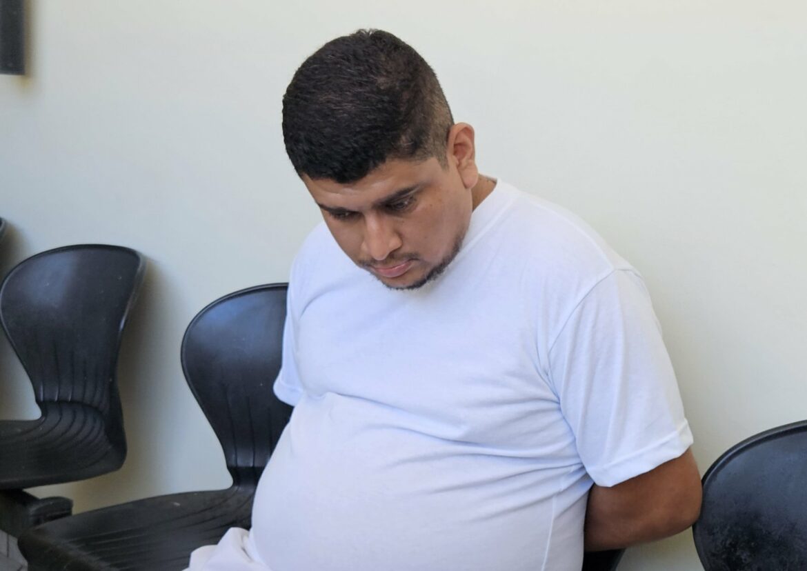 Motorista de la FGR acusado de egresión y acoso sexual permanecerá en detención provisional