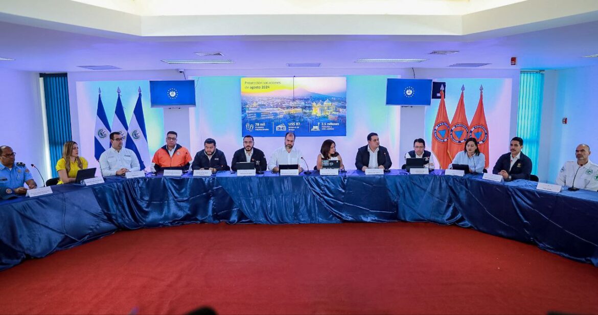 Bukele pone a disposición 50 mil talentos humanos para garantizar la seguridad de los nacionales y extranjeros durante las vacaciones