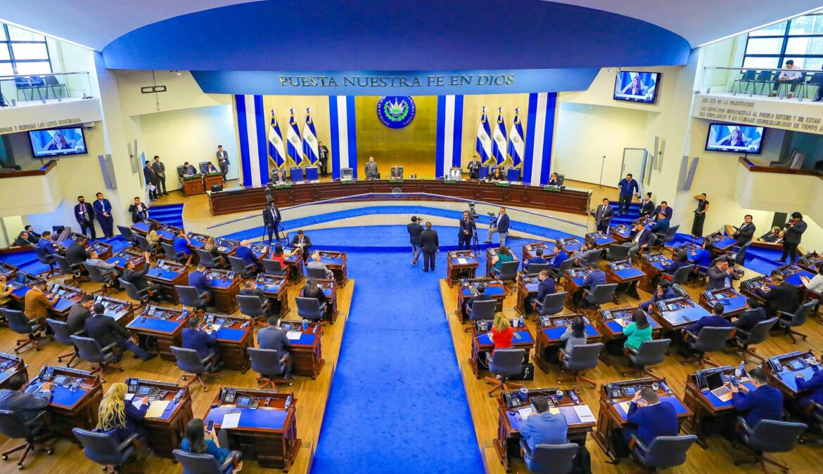 Diputados aprobaron incorporar $1,000 millones al Presupuesto General para atender «diferentes y emergentes» obligaciones del Estado