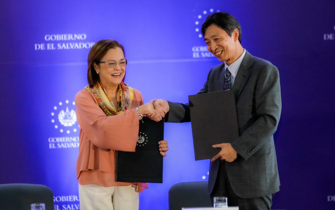 Cancillería firma instrumentos de cooperación con Japón en materia educativa