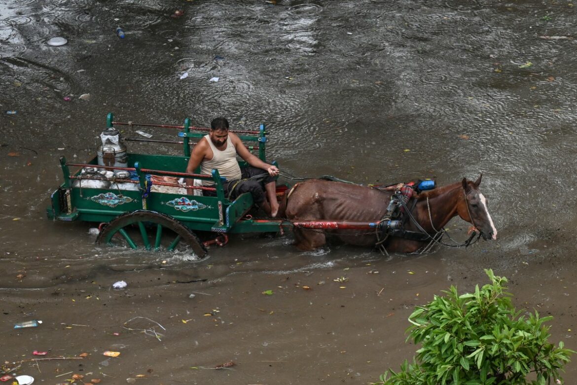 Una «lluvia récord» inunda la segunda ciudad de Pakistán