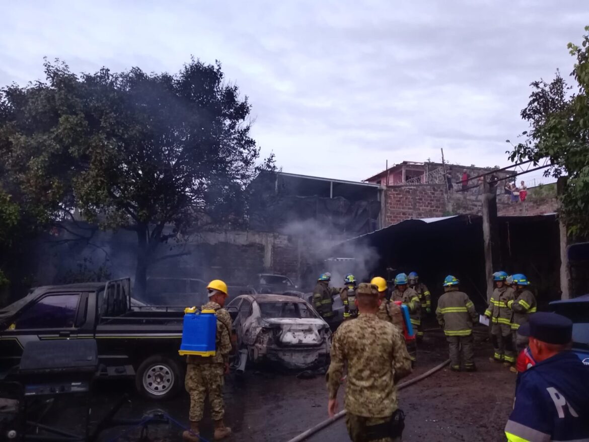 Incendio en taller automotriz  de Cojutepeque