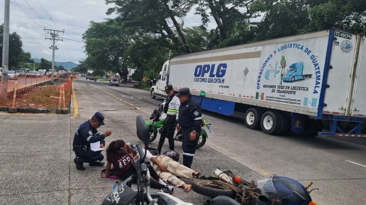 Motociclista y acompañante heridos tras accidente vial en carretera Panamericana, Colón