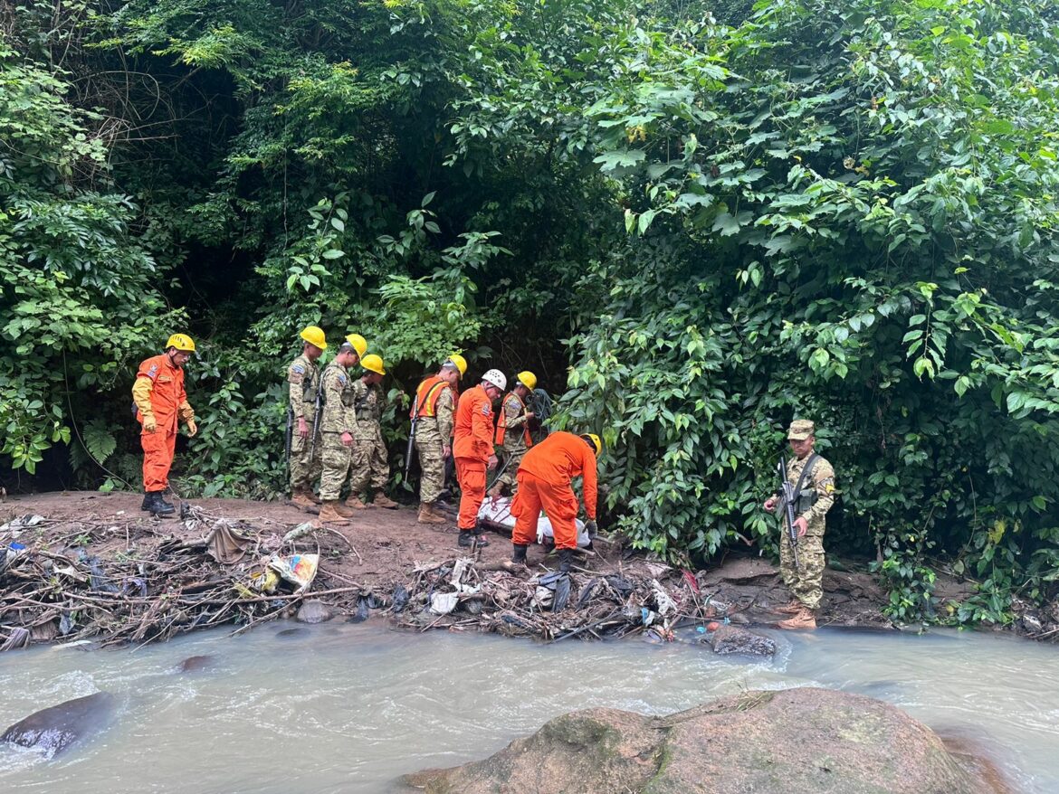 Recuperan cuerpo sin vida de la persona que fue arrastrado por la corriente del río Jiboa