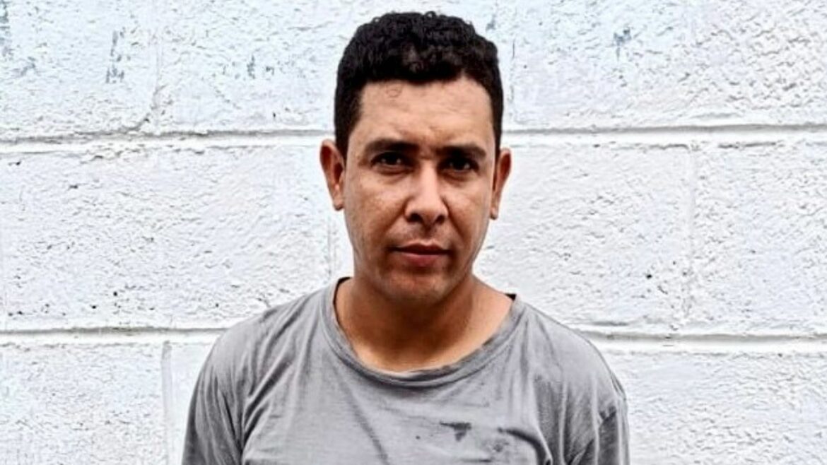 Hombre con documentos falsos fue detenido por el asesinato de dos menores registrados en 2008