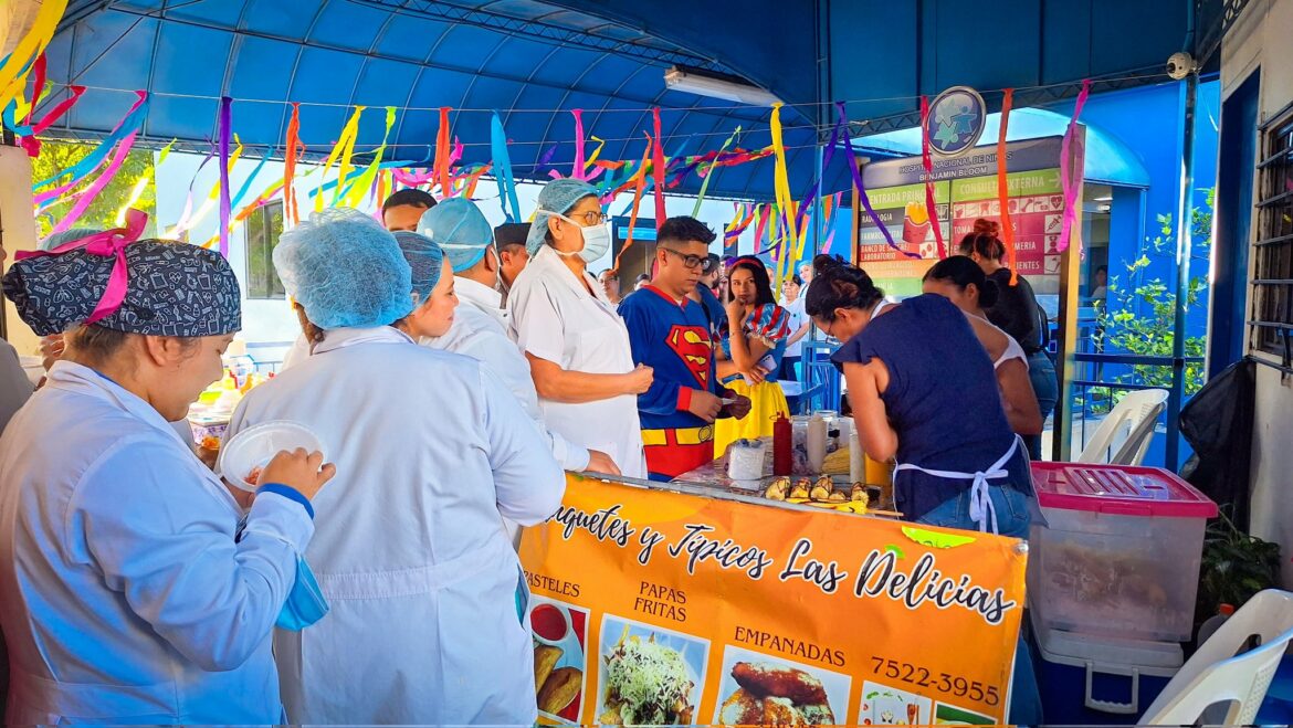 Diputado lleva la feria a los niños del Hospital Bloom