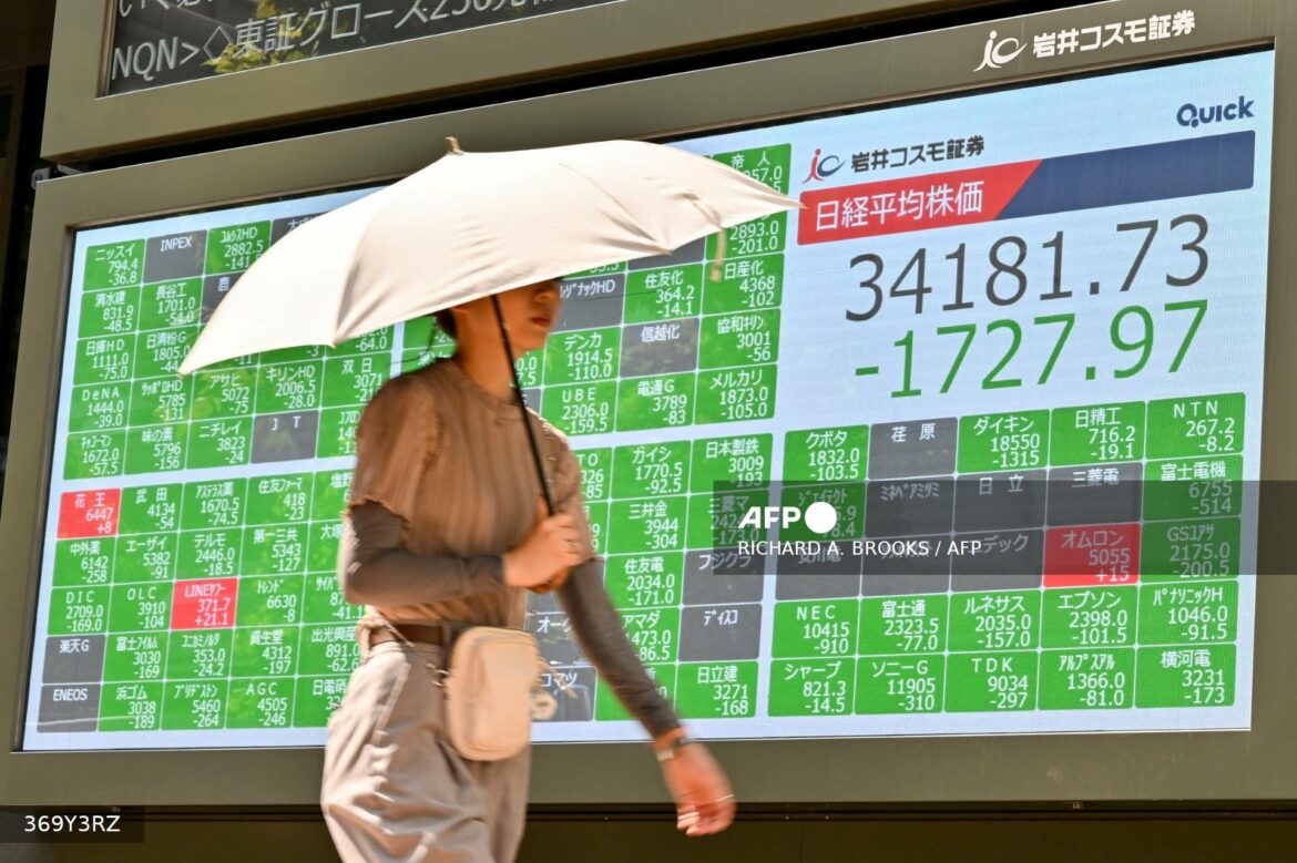 La Bolsa de Tokio sube más de un 10% tras caída récord