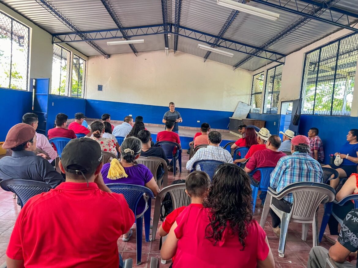 Secretario general del FMLN, Manuel Flores  anuncia gira nacional «encuentro con las bases»
