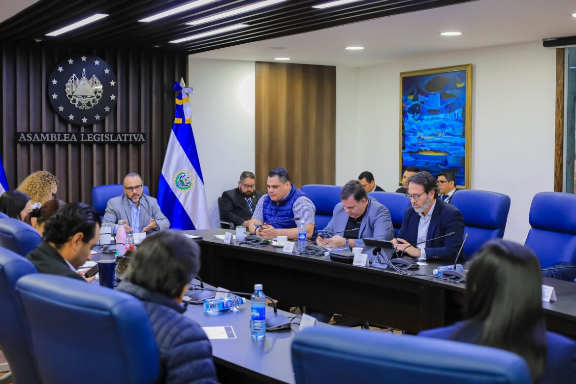 Comisión Política sesionará el lunes y podrían abordar la elección de los magistrados del TSE