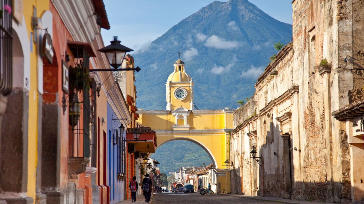 Salvadoreños dejaron más de $21 millones a Guatemala durante las vacaciones