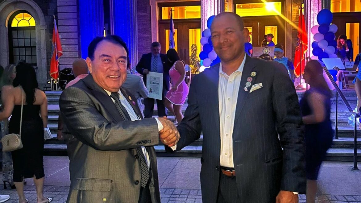 Diputado Carballo asegura que inversionista estadounidense abrirá dos nuevos restaurantes en El Salvador