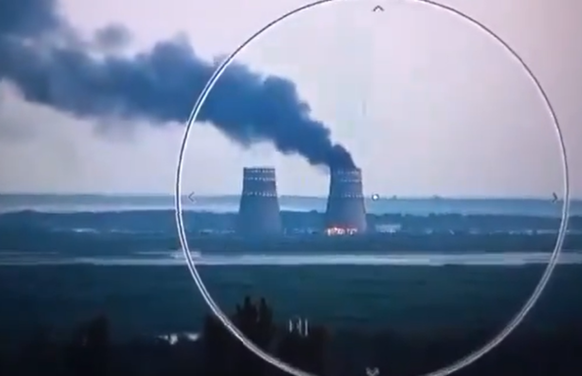Incendio en torre de refrigeración de central nuclear ucraniana de Zaporiyia, según gobernador designado por Rusia