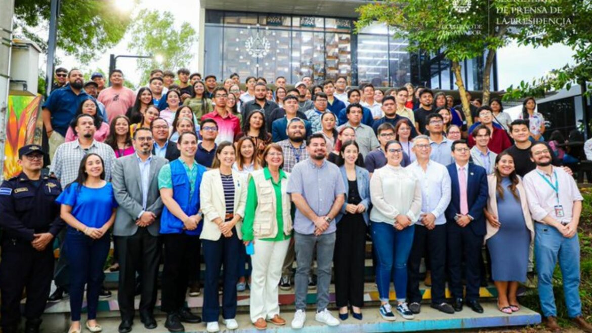Tejido Social desarrolló conversatorio para conocer inquietudes de la juventud salvadoreña