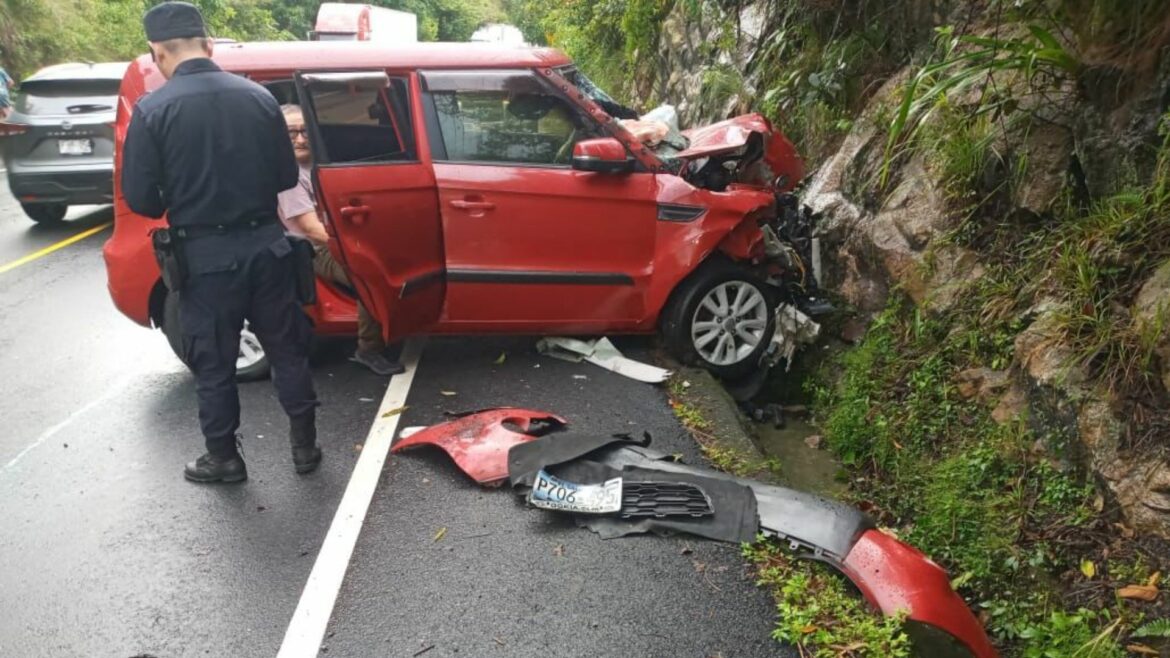 Choque entre una camioneta y un furgón dejó tres personas heridas