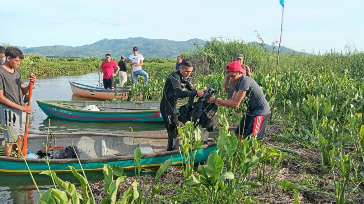 Marina Nacional realiza búsqueda de pescador en Laguna El Jocotal, en San Miguel