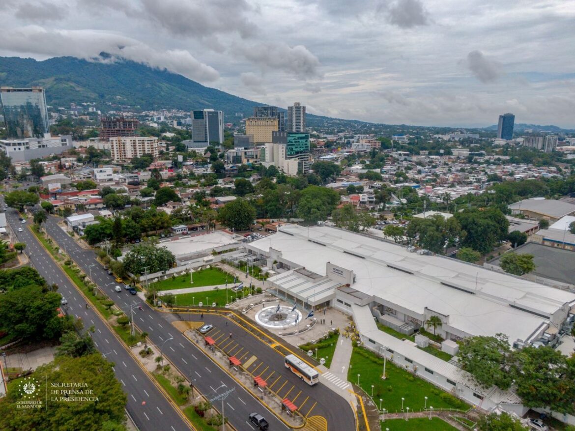 Mtro. Alabi sobre Hospital El Salvador: «único de Latinoamérica con equipamiento de última tecnología para realizar asistencia vital»