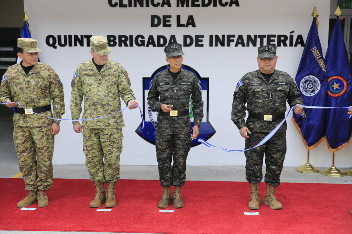 Fuerza Armada inaugura clínica médica en San Vicente