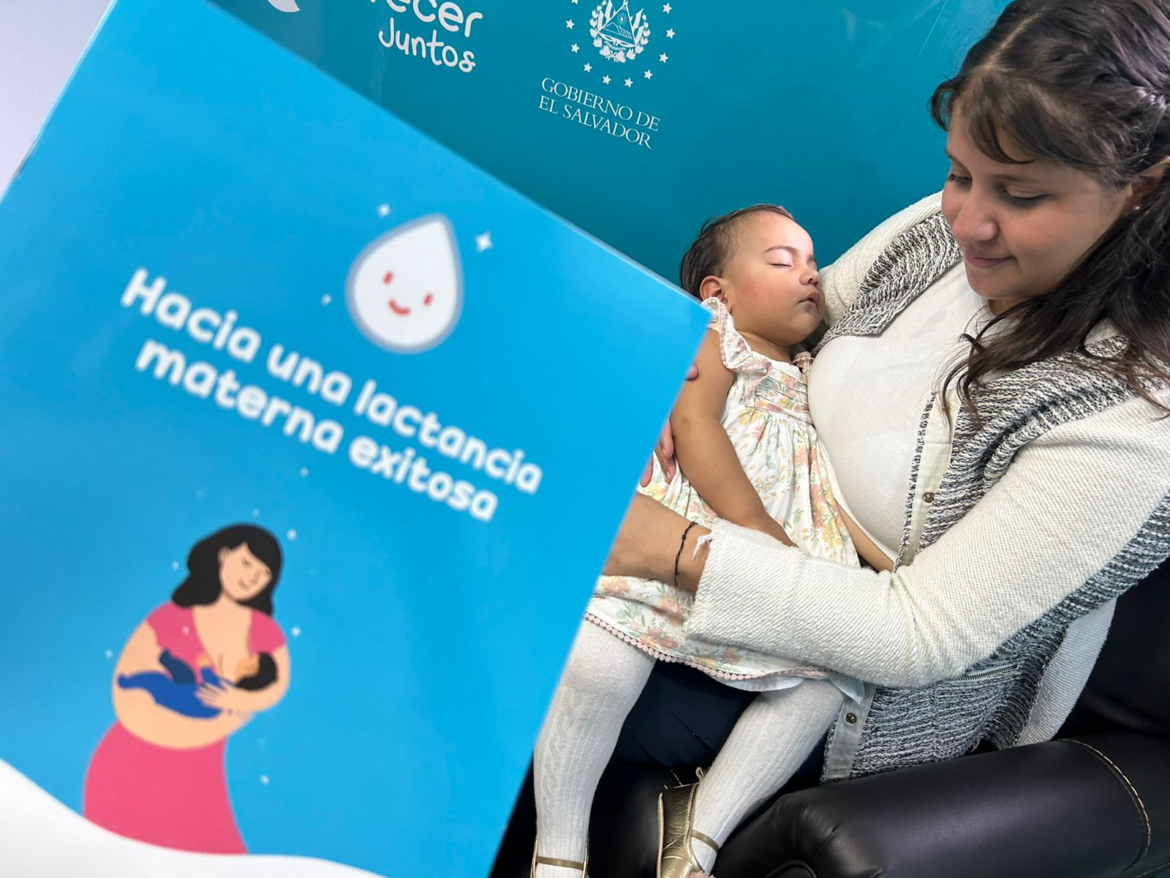 1,000 consejeros preparan a las madres para amamantar a los bebés hasta los seis meses