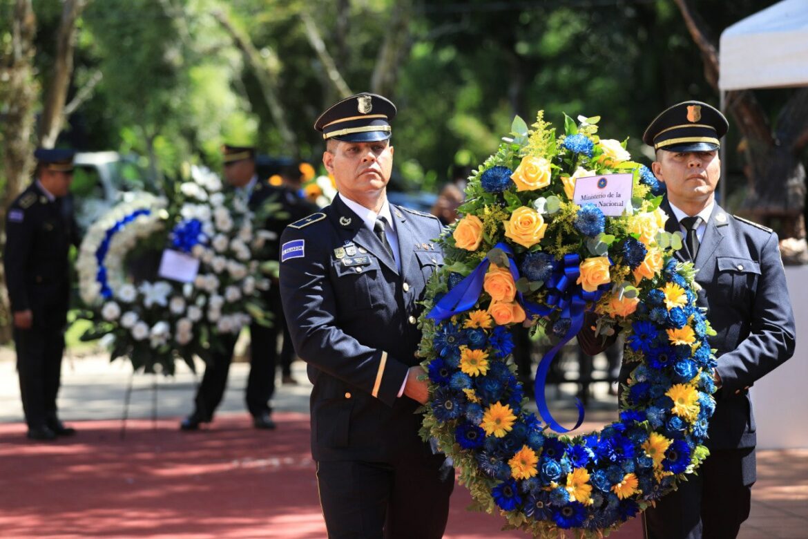 PNC rinde homenaje a policías caídos en el cumplimiento del deber, en 2024 no se registran homicidios de agentes policiales