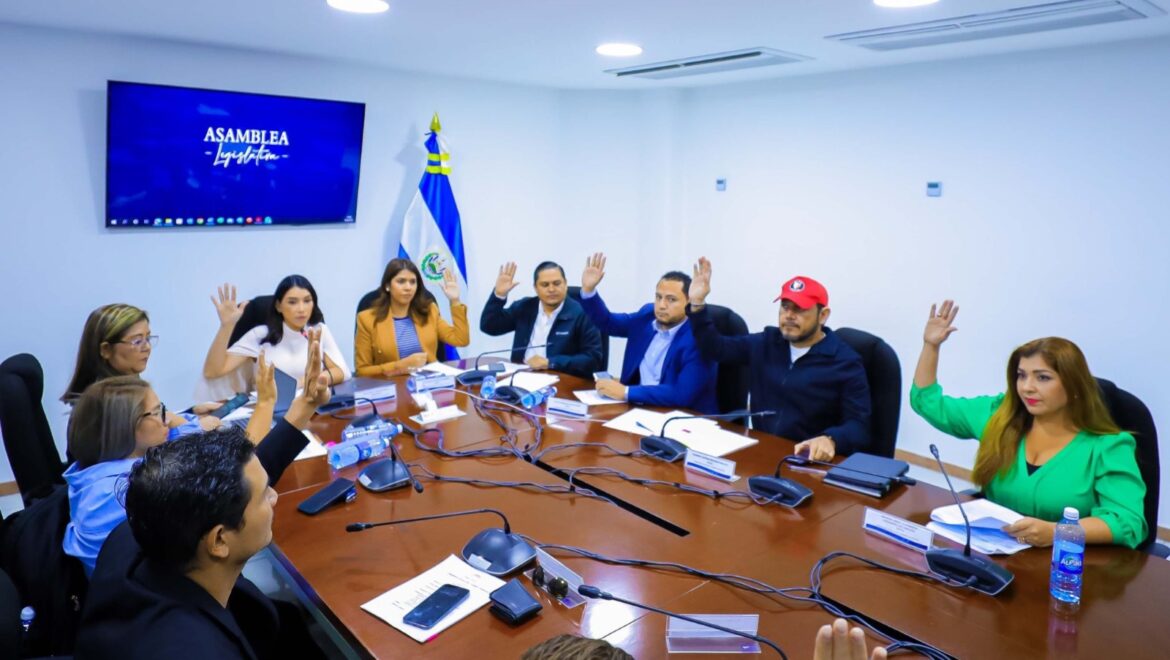 Diputados emiten dictamen favorable para regular las cooperativas del país y el traslado de funciones del INSAFOCOOP