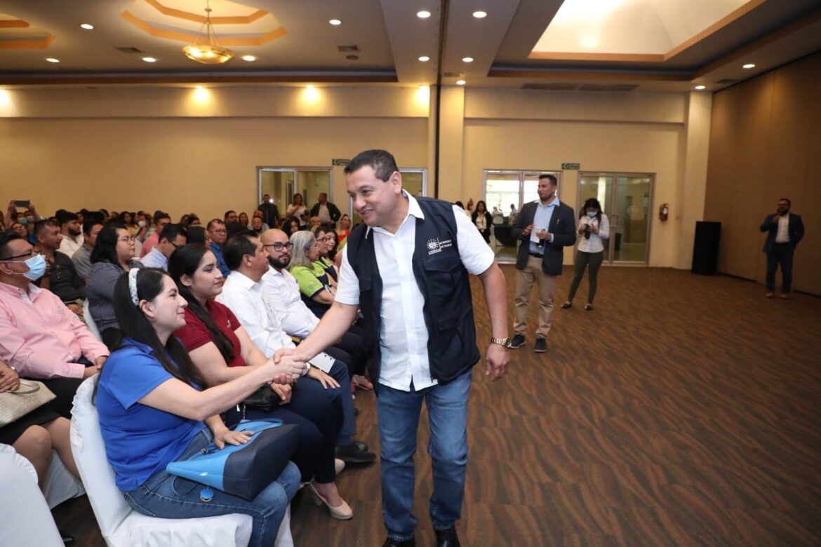 «Gira por el empleo» la apuesta del Gobierno a través del ministro Castro: «Firmaremos contratos laborales con miles de trabajadores»