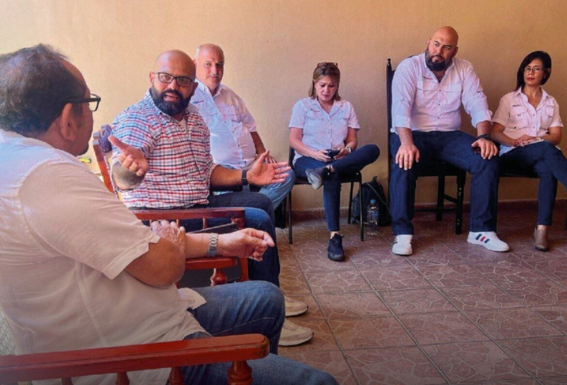 Tras reclamos de sus estructuras «acérquese», Carlos Saade y miembros del COENA se van a oriente
