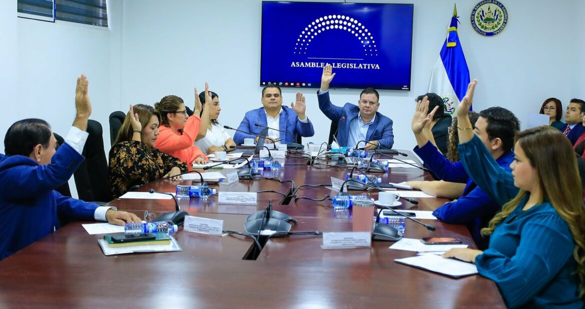 Avalan condonación de moras y recargos por deudas con ANDA que ascienden a $72 millones