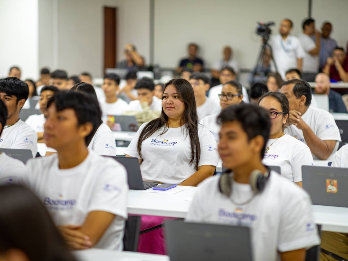 Ministerio de Educación inaugura primer Bootcamp en Inteligencia Artificial