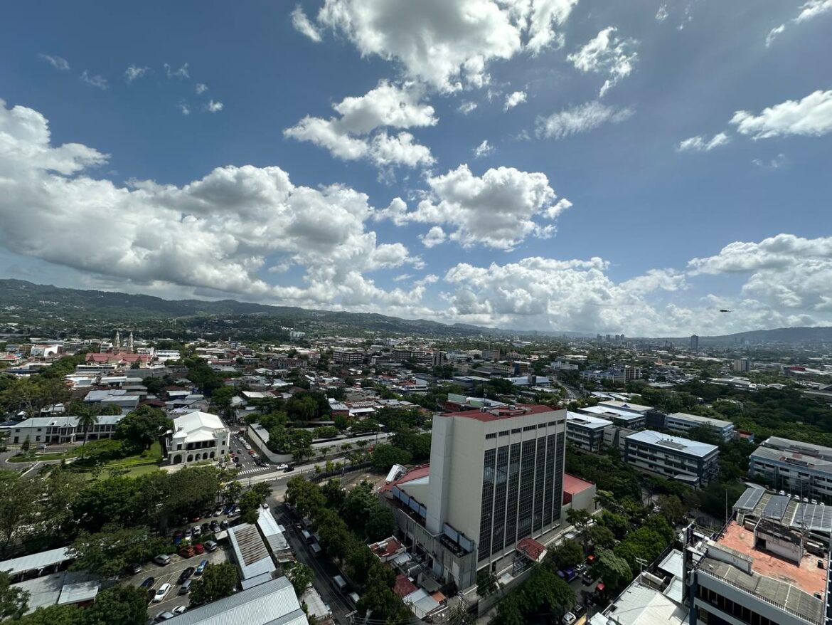 Cumbre internacional de microfinanzas en El Salvador