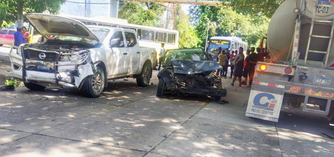 Al menos seis lesionados dejó un múltiple accidente de tránsito en Texistepeque, entre ellos menores de edad
