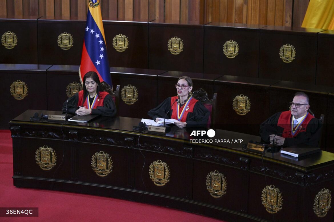 Corte suprema de Venezuela convalida reelección de Maduro ante denuncias de fraude