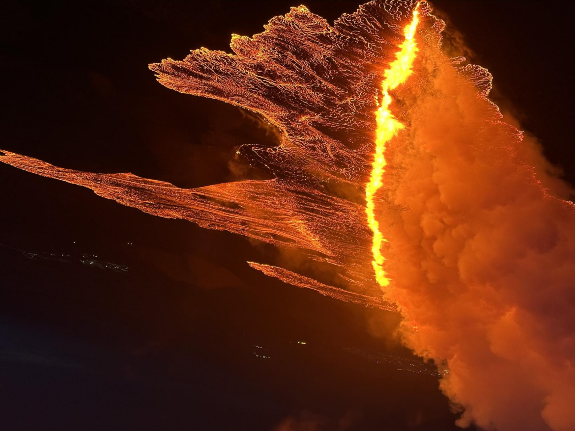 Se extiende la erupción volcánica en Islandia tras aparición de una segunda fisura