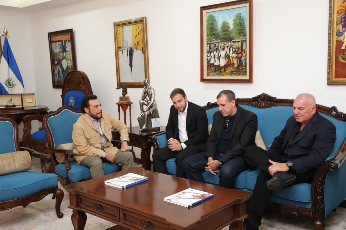 Vicepresidente Ulloa gestiona posible inversión para el rubro de seguridad informática con empresarios estadounidense