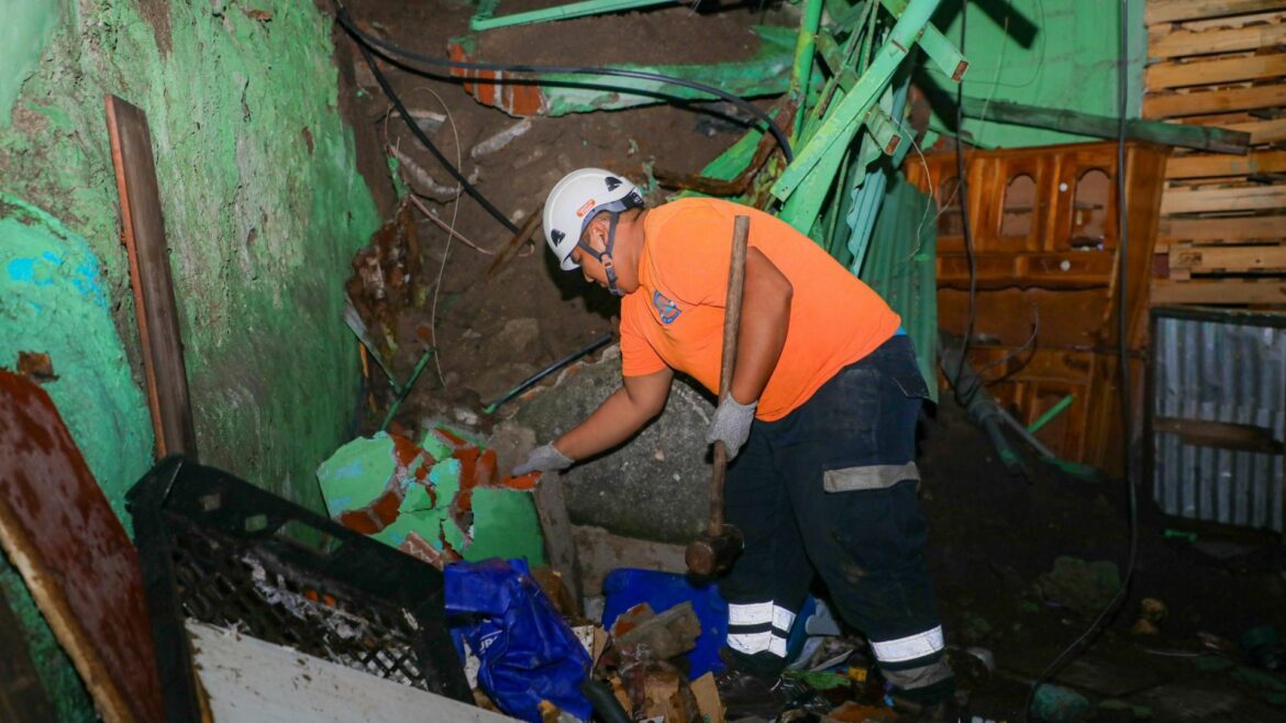Muro de vivienda colapsa en Barrio San Jacinto, solo se reportan daños materiales