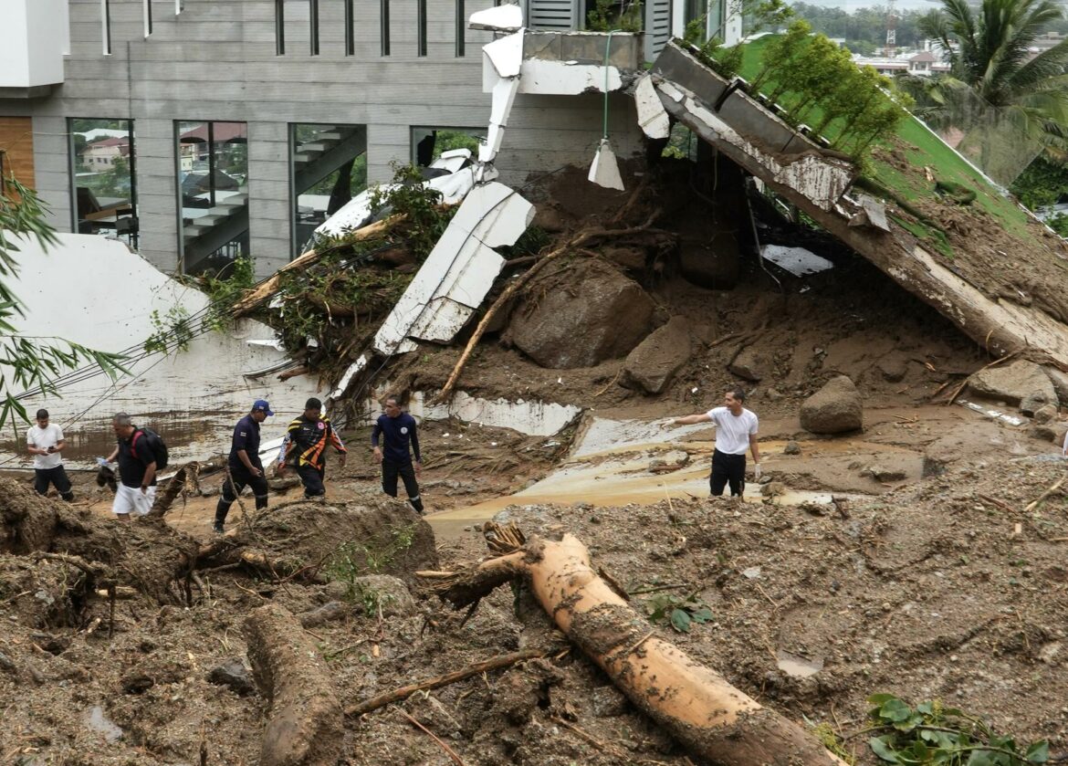Fuertes lluvias dejan 22 muertos en Tailandia