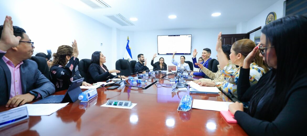 Dictamen favorable para declarar el 7 de septiembre Capital de la República a Ahuachapán Centro