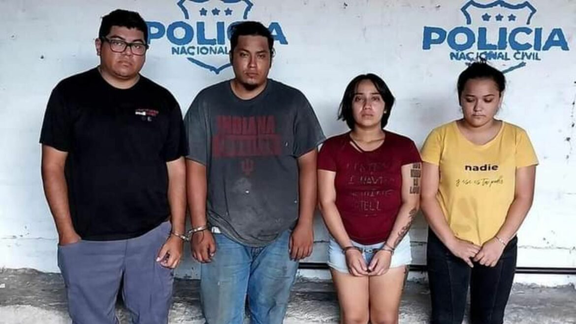 Detienen a cuatro personas presuntamente implicadas en el asesinato de una persona en Santa Ana