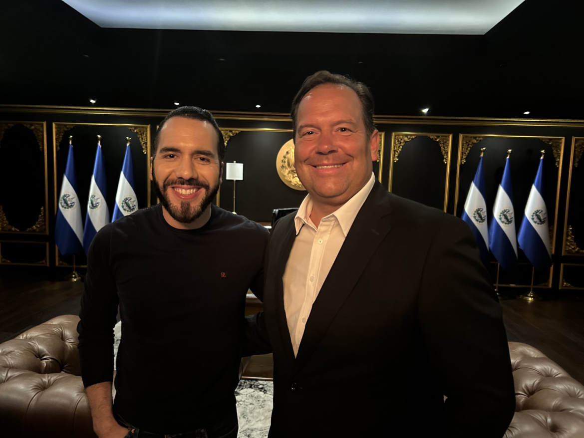 Steve Cortes: «EE.UU. puede aprender mucho de su vecino latinoamericano, Nayib Bukele»