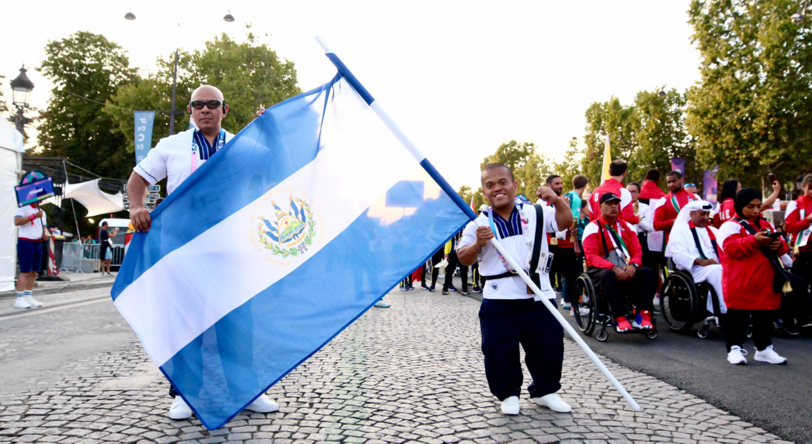 Delegación de E.S. participa en la ceremonia de inauguración de los Juegos Paralímpicos París