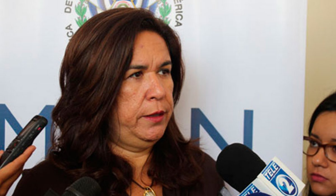 Admiten pruebas de enriquecimiento ilícito contra exministra Lina Pohl, quien también posee denuncias penales por contaminación ambiental