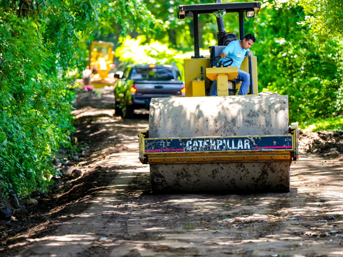 Dip. Carballo destaca labores de renovación vial en San Miguel Centro
