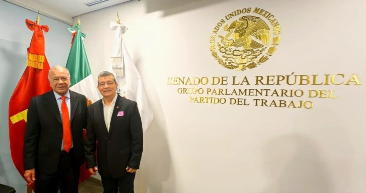 Secretario general del FMLN, Manuel Flores viaja a México y sostiene encuentro con políticos: «La importancia del internacionalismo»