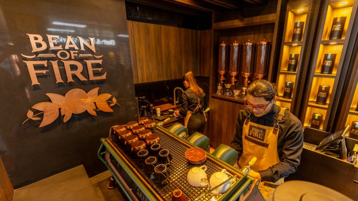 La marca de café de Bukele abre su primera tienda en Aeropuerto Internacional: «Ahora puedes comprarlo antes de tu vuelo»