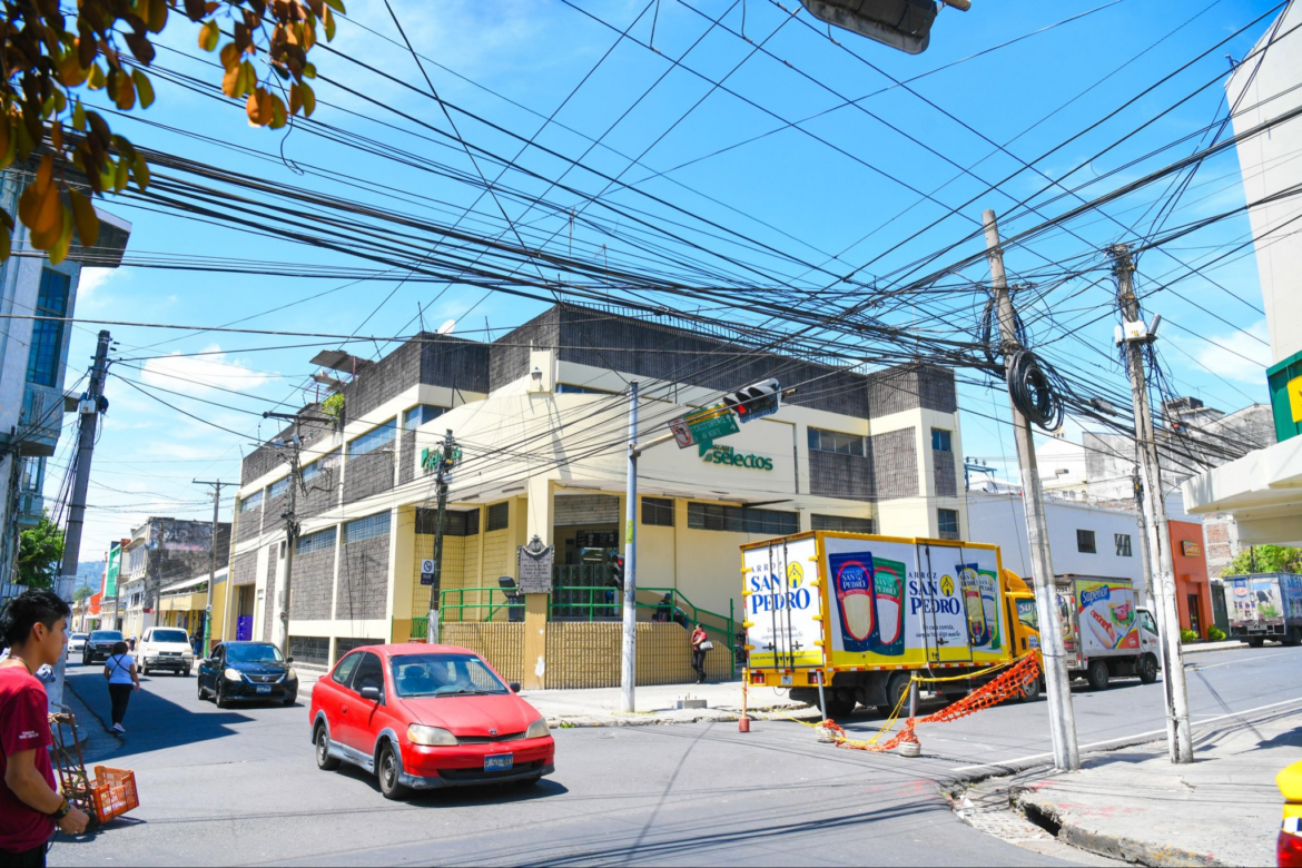 MOP inicia proyecto de cableado subterráneo en los alrededores de la BINAES y la Plaza Gerardo Barrios