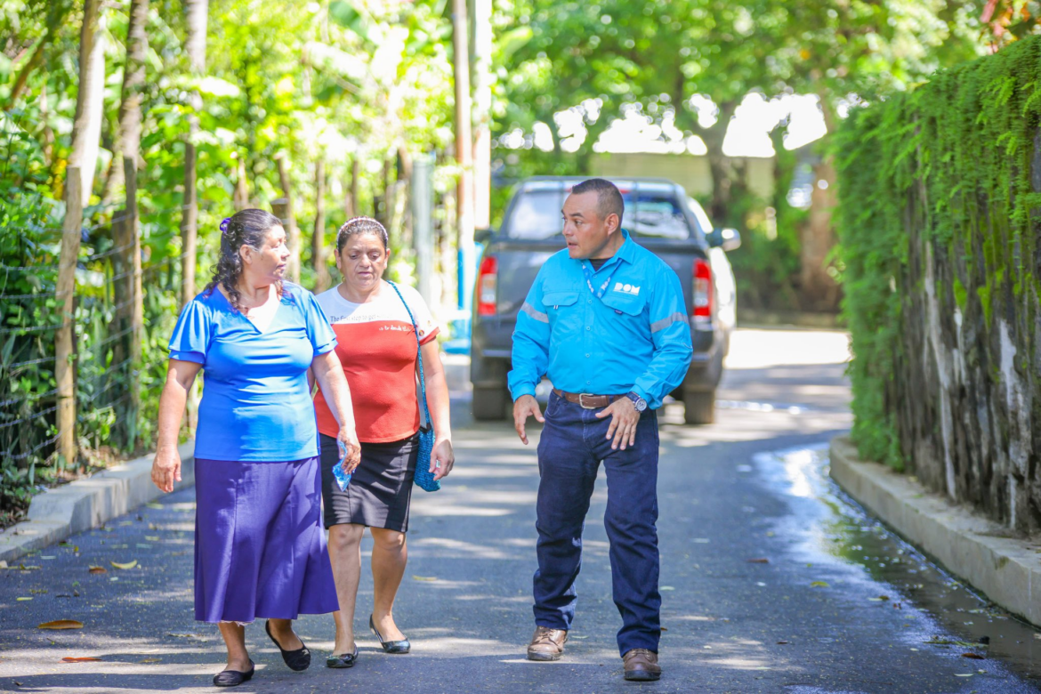La DOM entregó calle «de calidad» a los habitantes de San Buenaventura, Usulután Norte